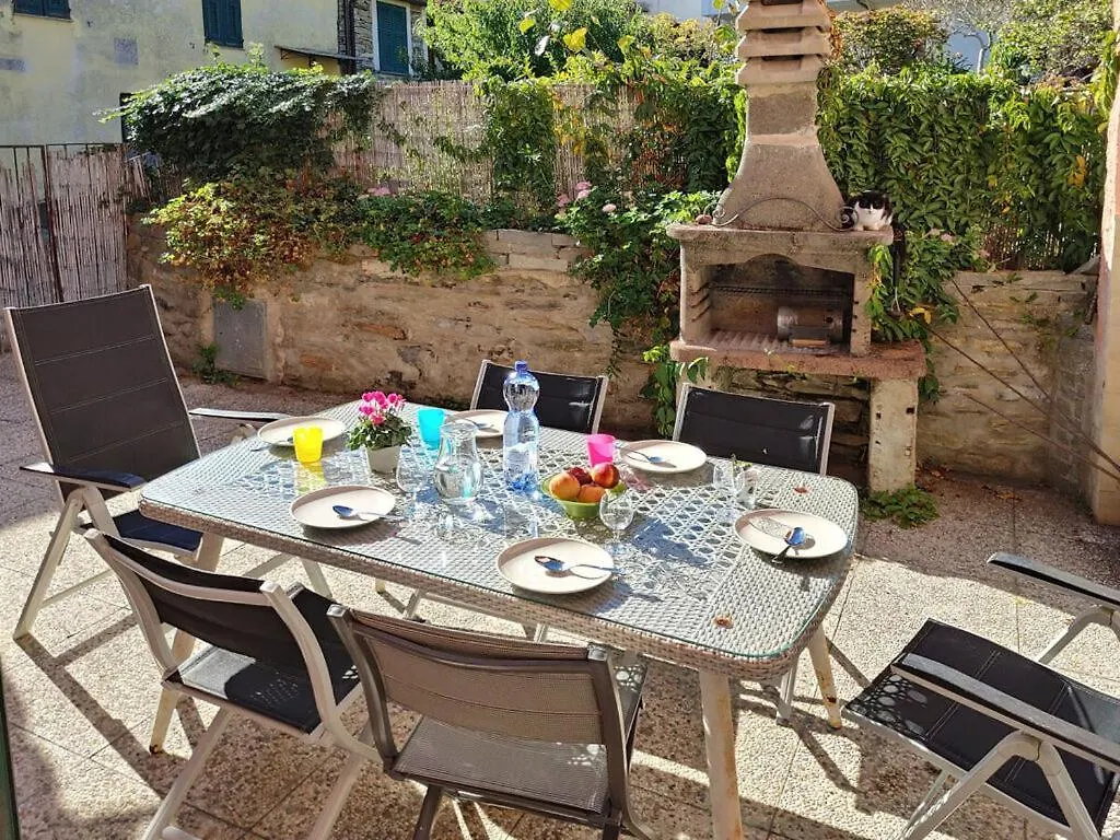 Casa Oreggi Comfortable Holiday Residence Tavole Holiday home